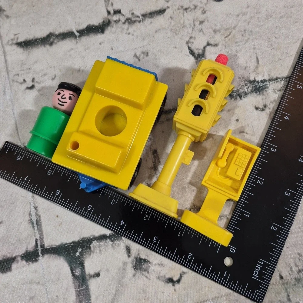 Vintage Fisher-Price Little People Lot 4pcs Traffic Light Man Car Phone Booth